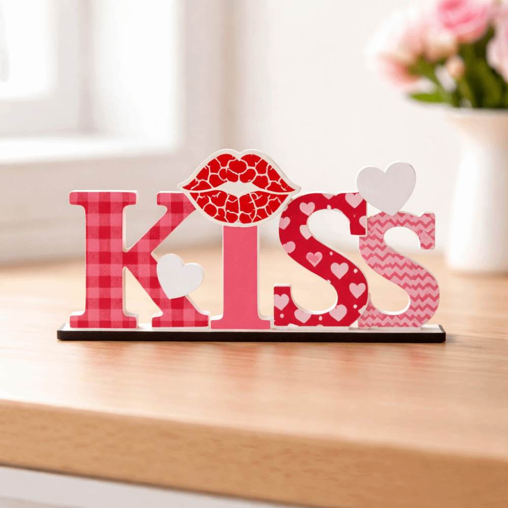 Art And Craft Valentine - ของตกแต่งรูปหัวใจไม้แกะสลักด้วยมือ งานฝีมือศิลปะไม้ ของขวัญวันวาเลนไทน์ รูปหัวใจรัก จูบ รัก