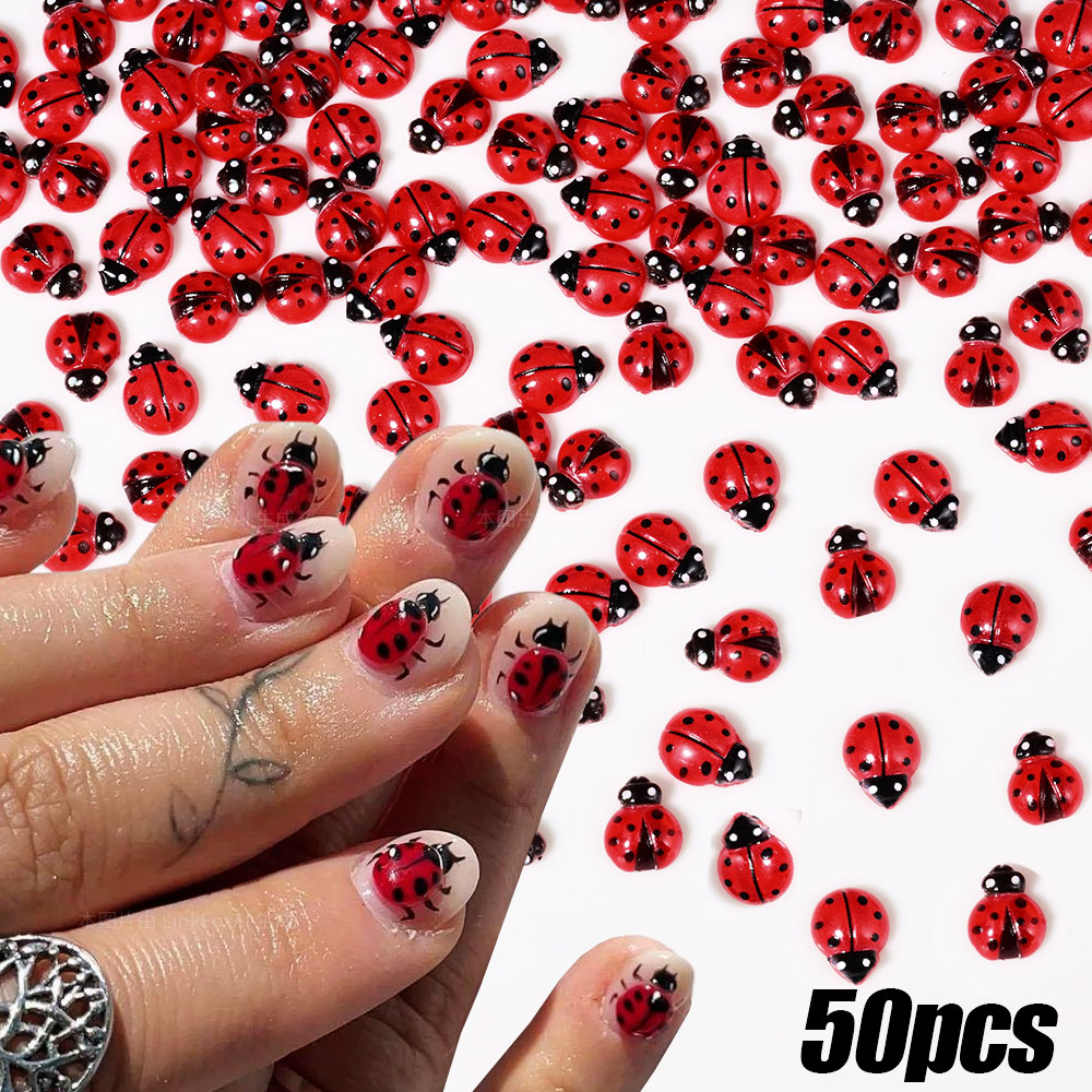 Art Craft Ladybug - 50 ชิ้น 3D เรซิ่นสีแดง Ladybug เล็บ