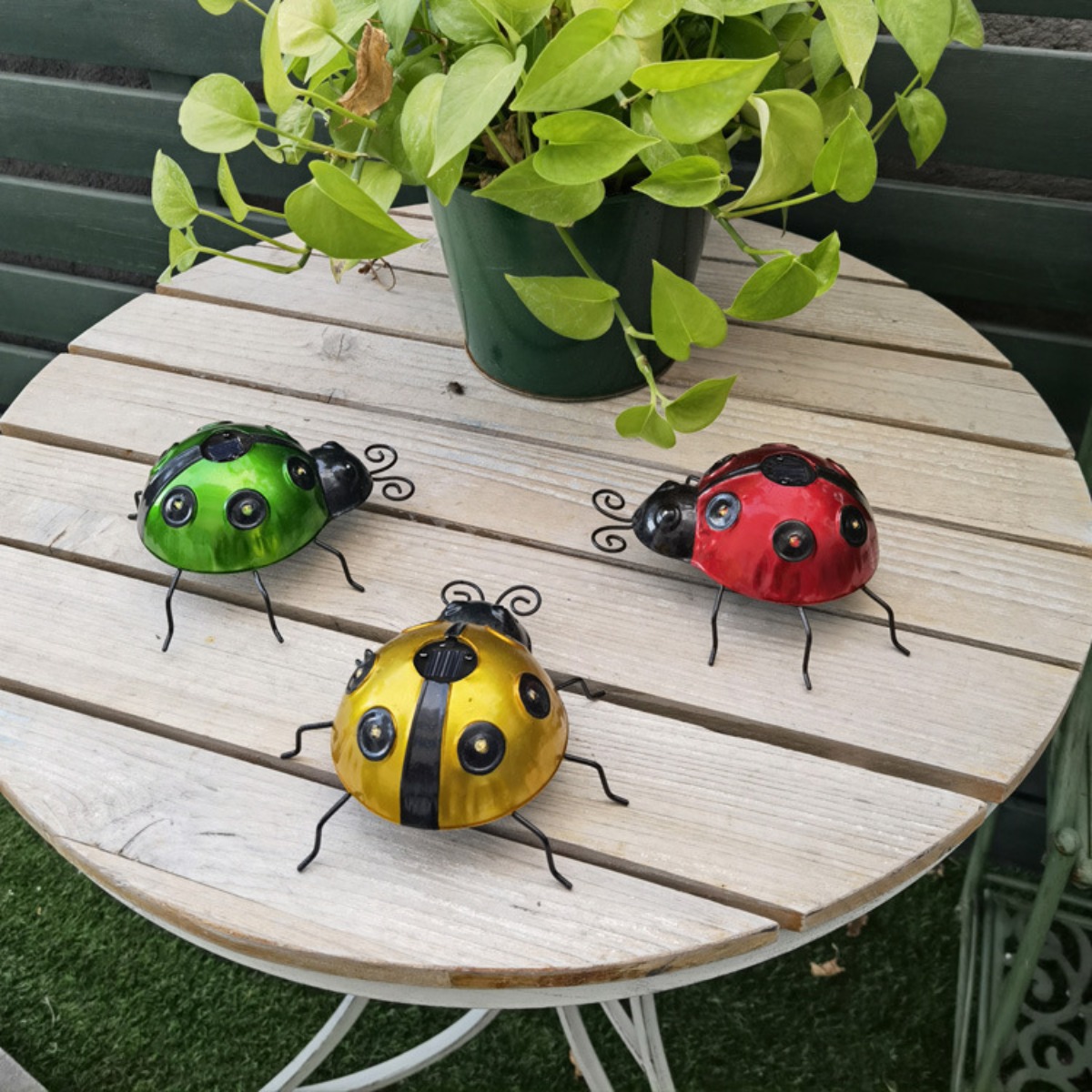 Art Craft Ladybug - งานศิลปะเหล็กพลังงานแสงอาทิตย์รูปเต่าทอง ของตกแต่งแขวนโลหะรูปแมลง สร้างสรรค์ สำหรับตกแต่งกลางแจ้งและลานบ้าน